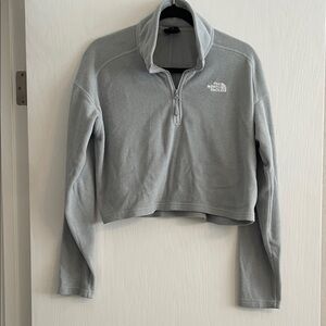 The North Face Women's Light Gray Quarter-Zip Fleece